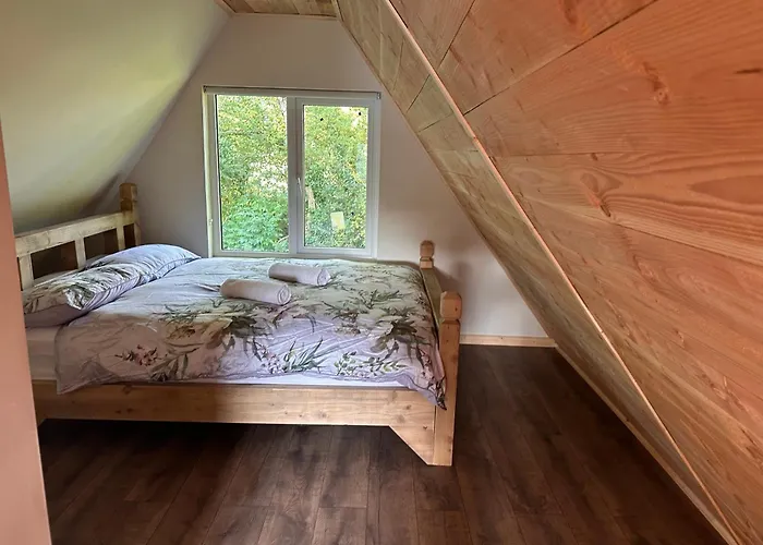 Animal Farm & Forest * Rhode